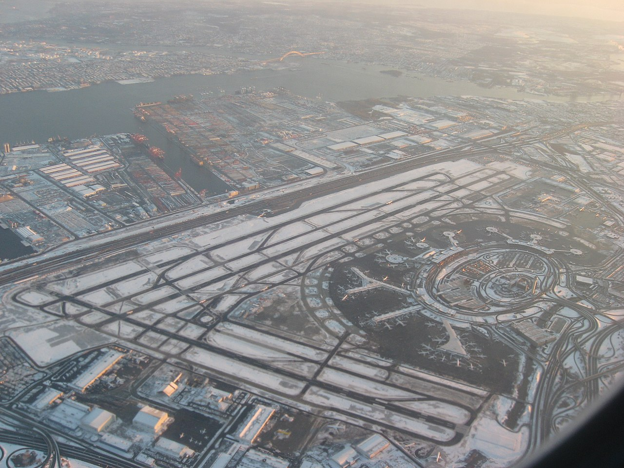 Newark Liberty International Airport (EWR)