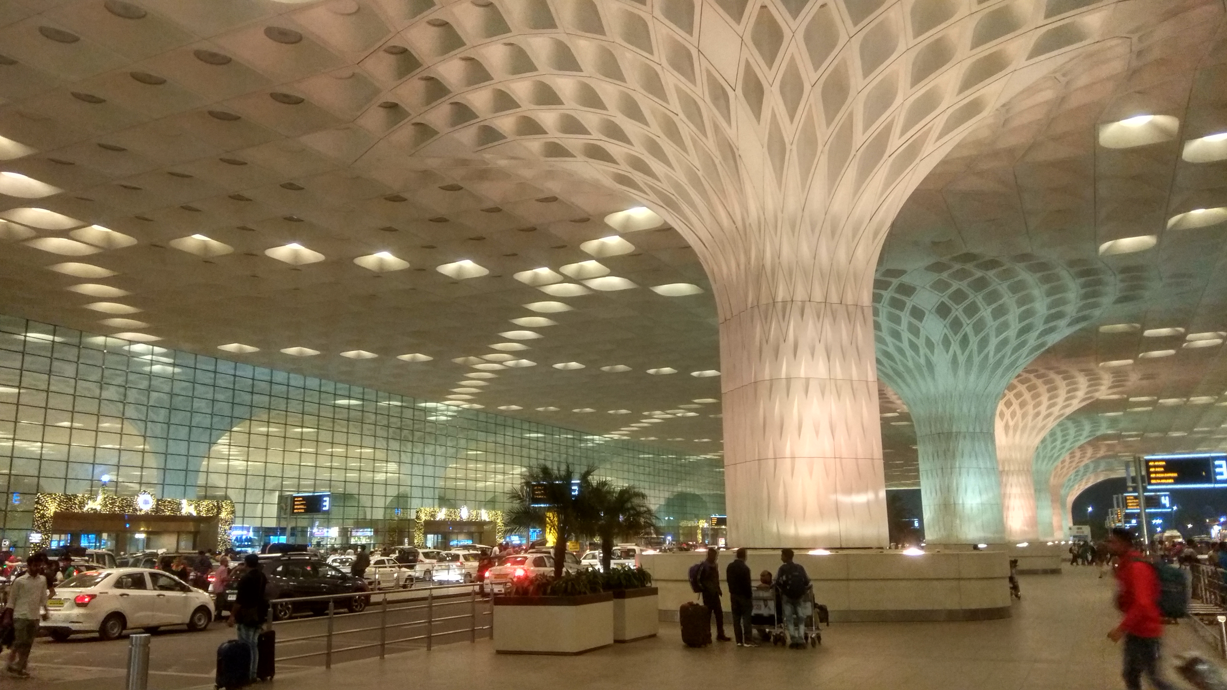 Chhatrapati Shivaji Maharaj Airport (BOM)