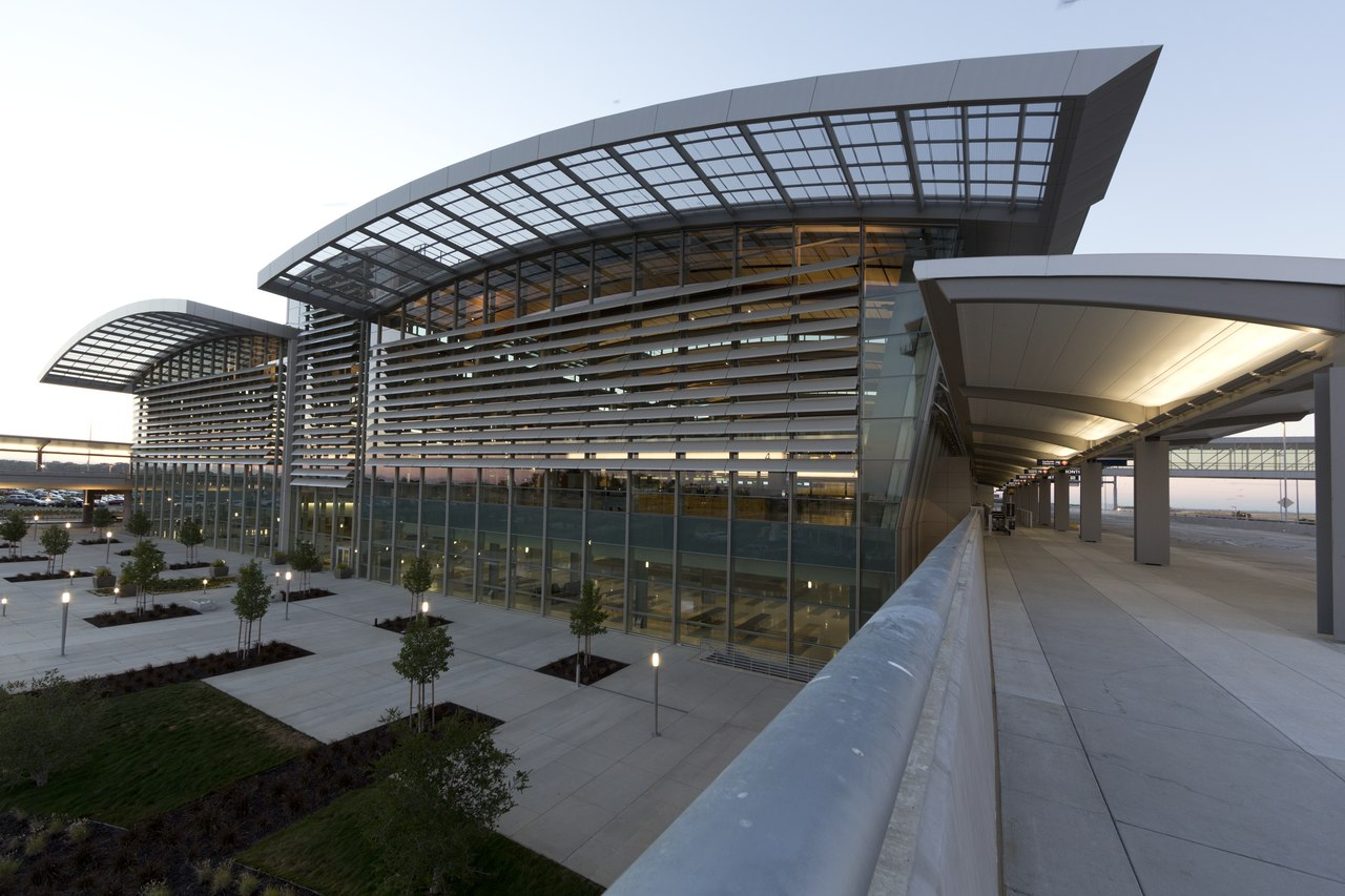 Sacramento International Airport (SMF)