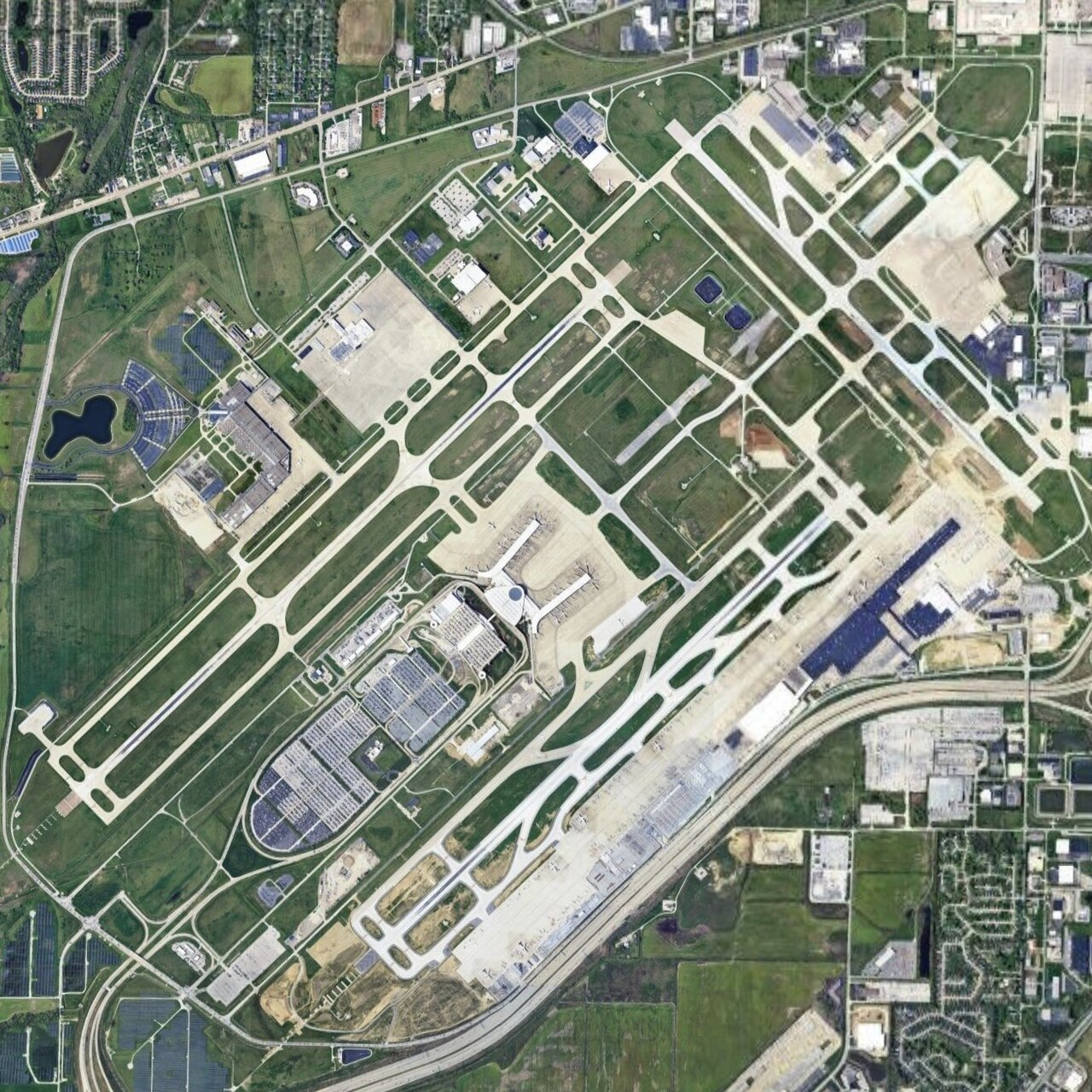 Indianapolis International Airport (IND) airport lounge