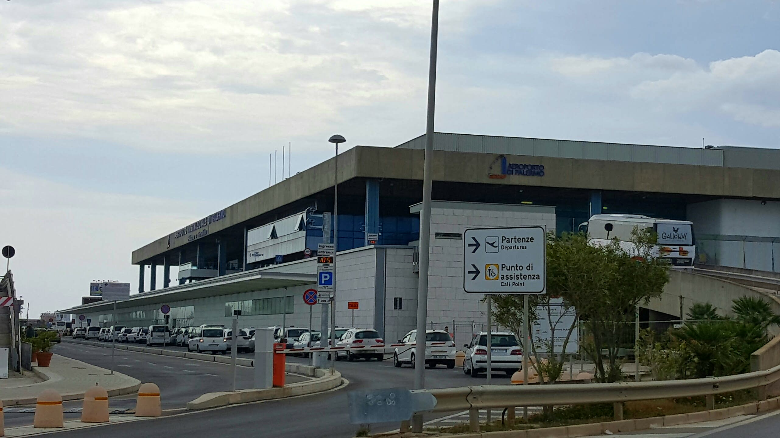 Punta Raisi Airport (PMO) airport lounge