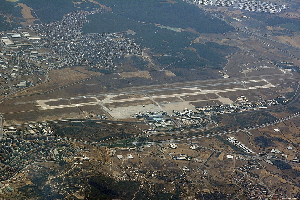 Adnan Menderes Airport (ADB) airport lounge