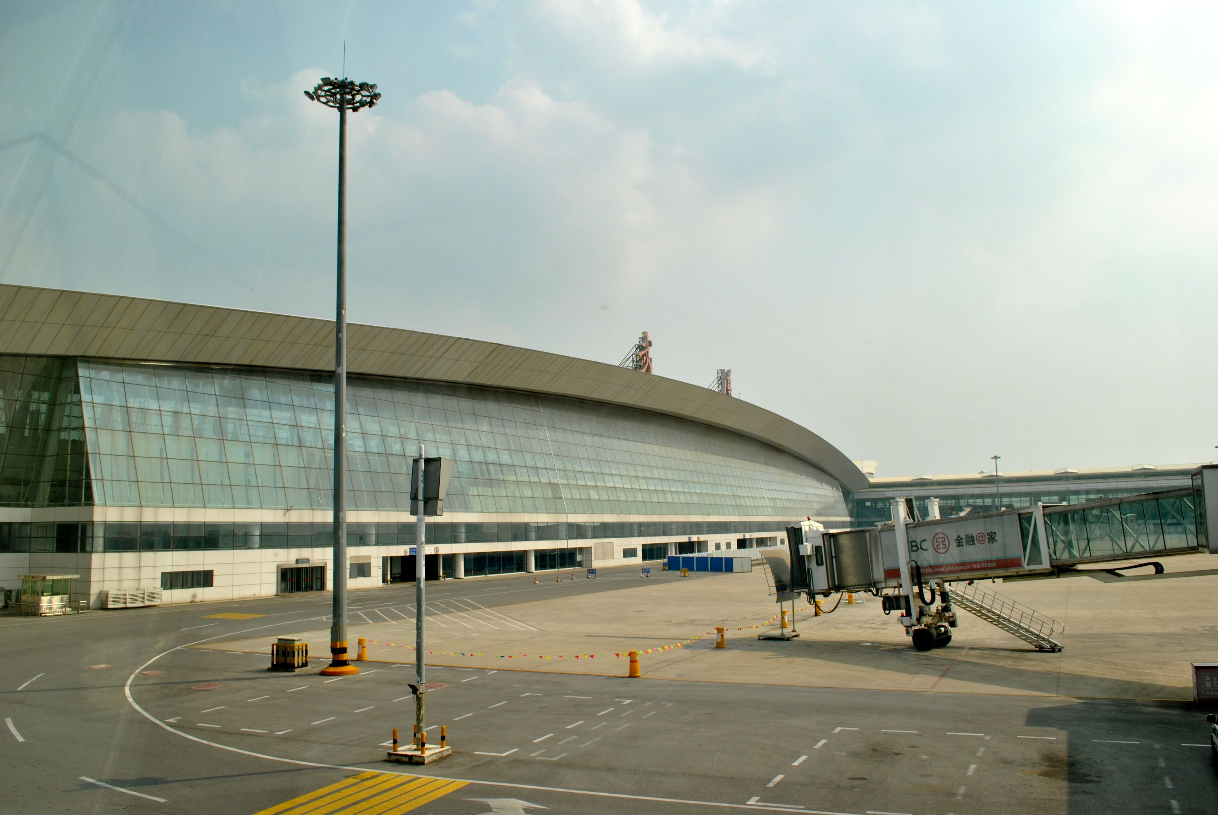 Tianhe International Airport (WUH) airport lounge