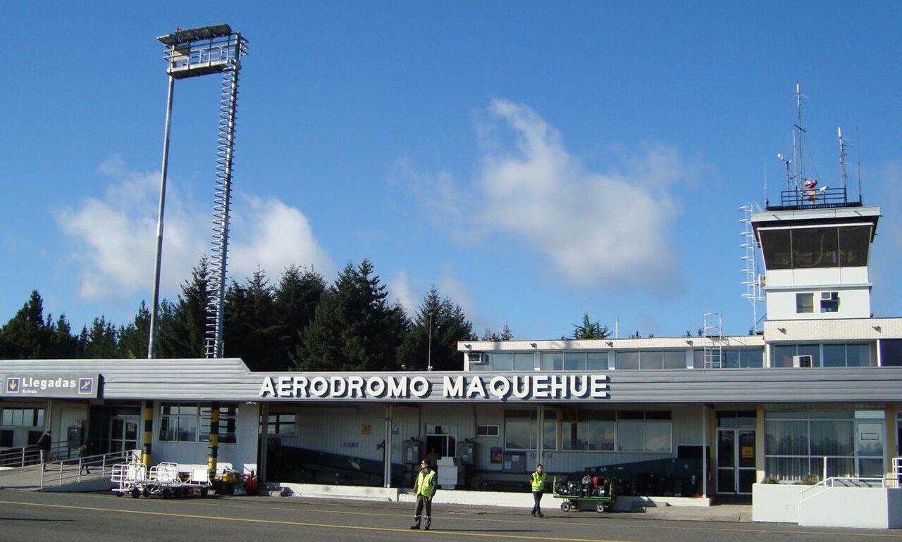 Maquehue Airport (ZCO)