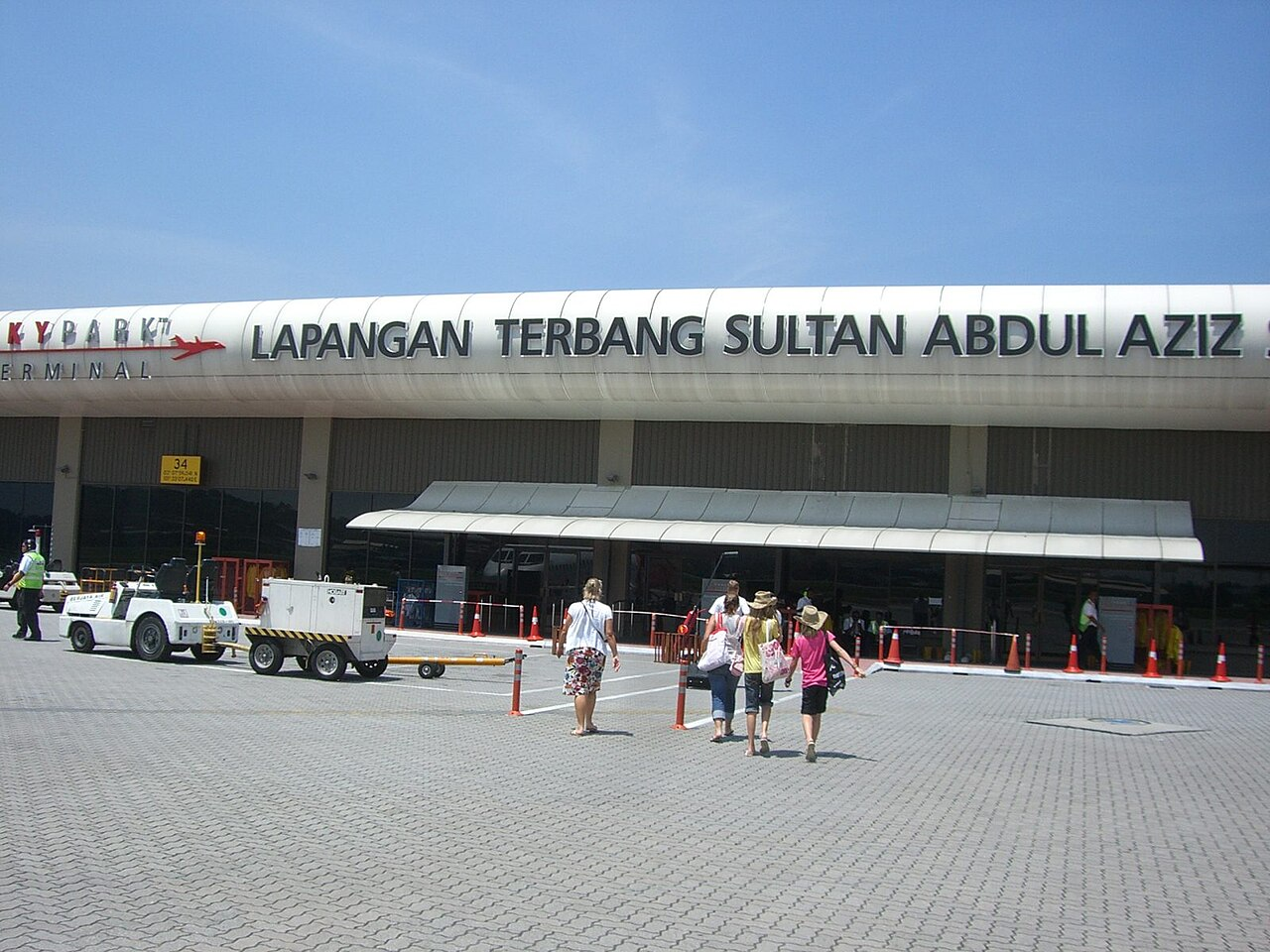 Sultan Abdul Aziz Shah Airport (SZB)