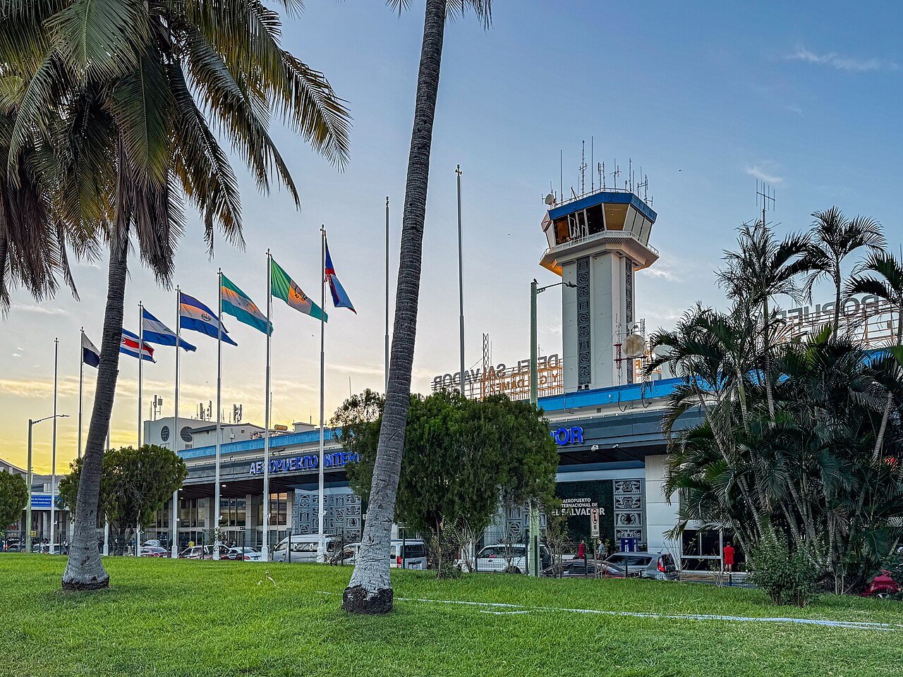 El Salvador International Airport (SAL) airport lounge