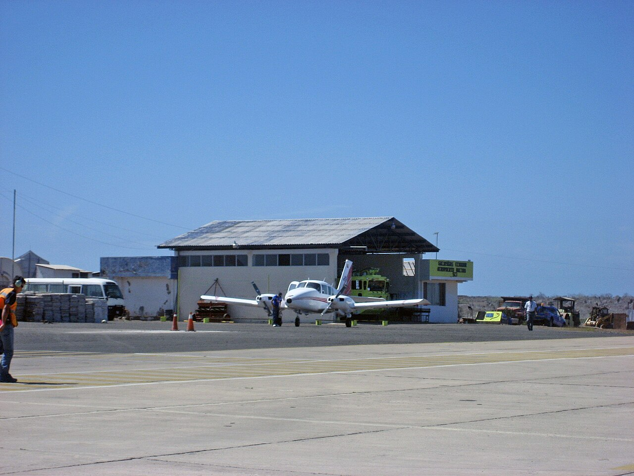San Cristobal Airport (SCY) airport lounge