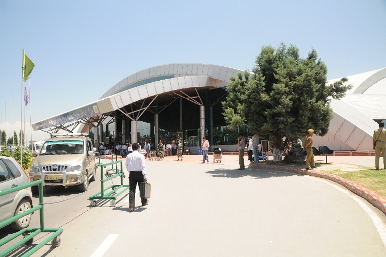 Sheikh ul Alam Airport (SXR)