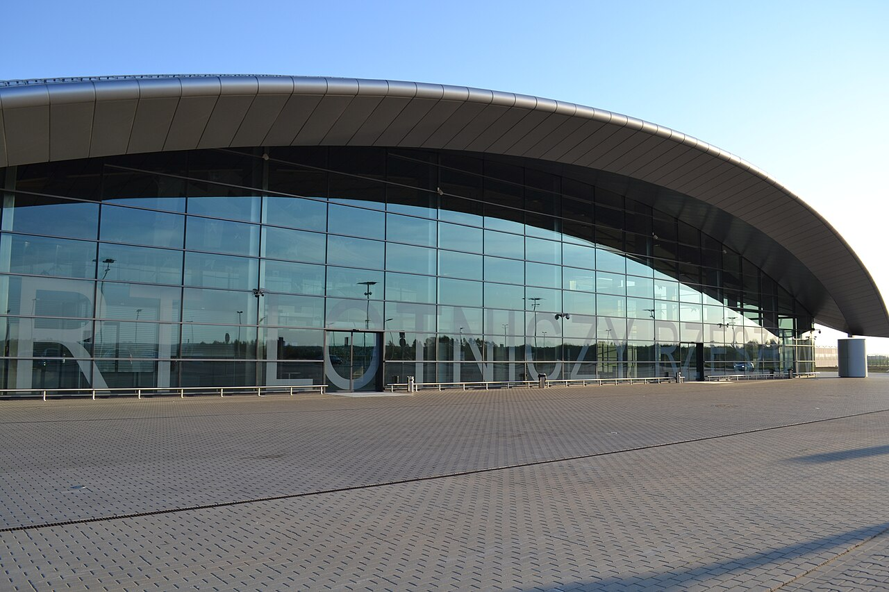 Jasionka Airport (RZE)