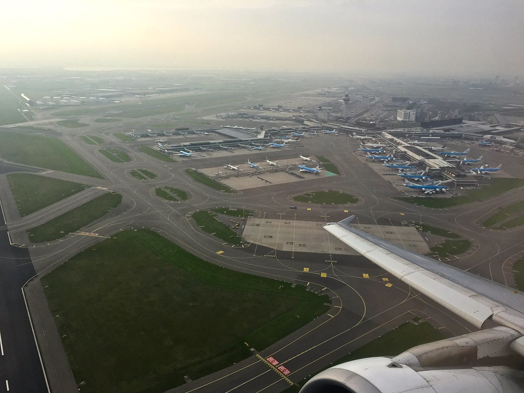 Schiphol Airport (AMS)