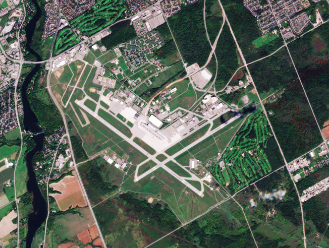 Macdonald-Cartier International Airport (YOW)