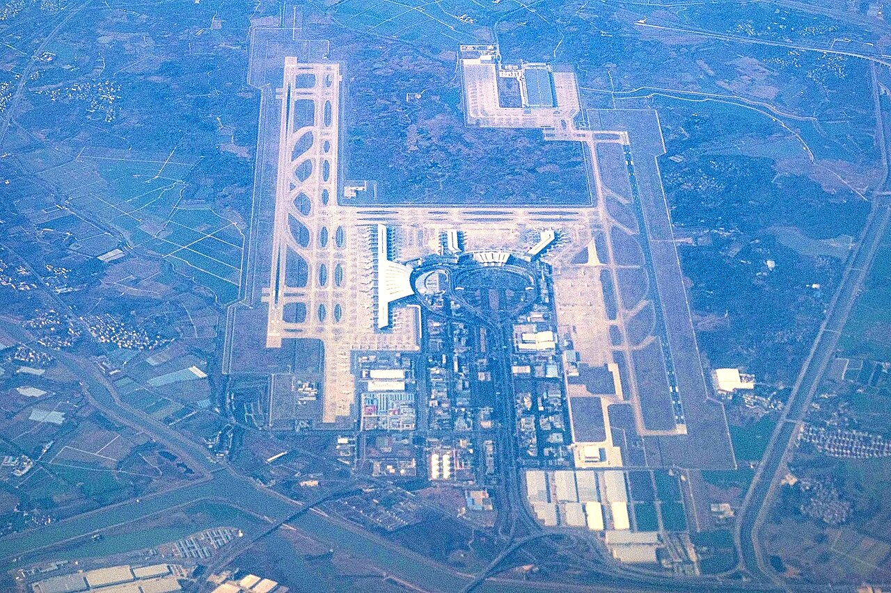 Baitabu Airport (LYG)