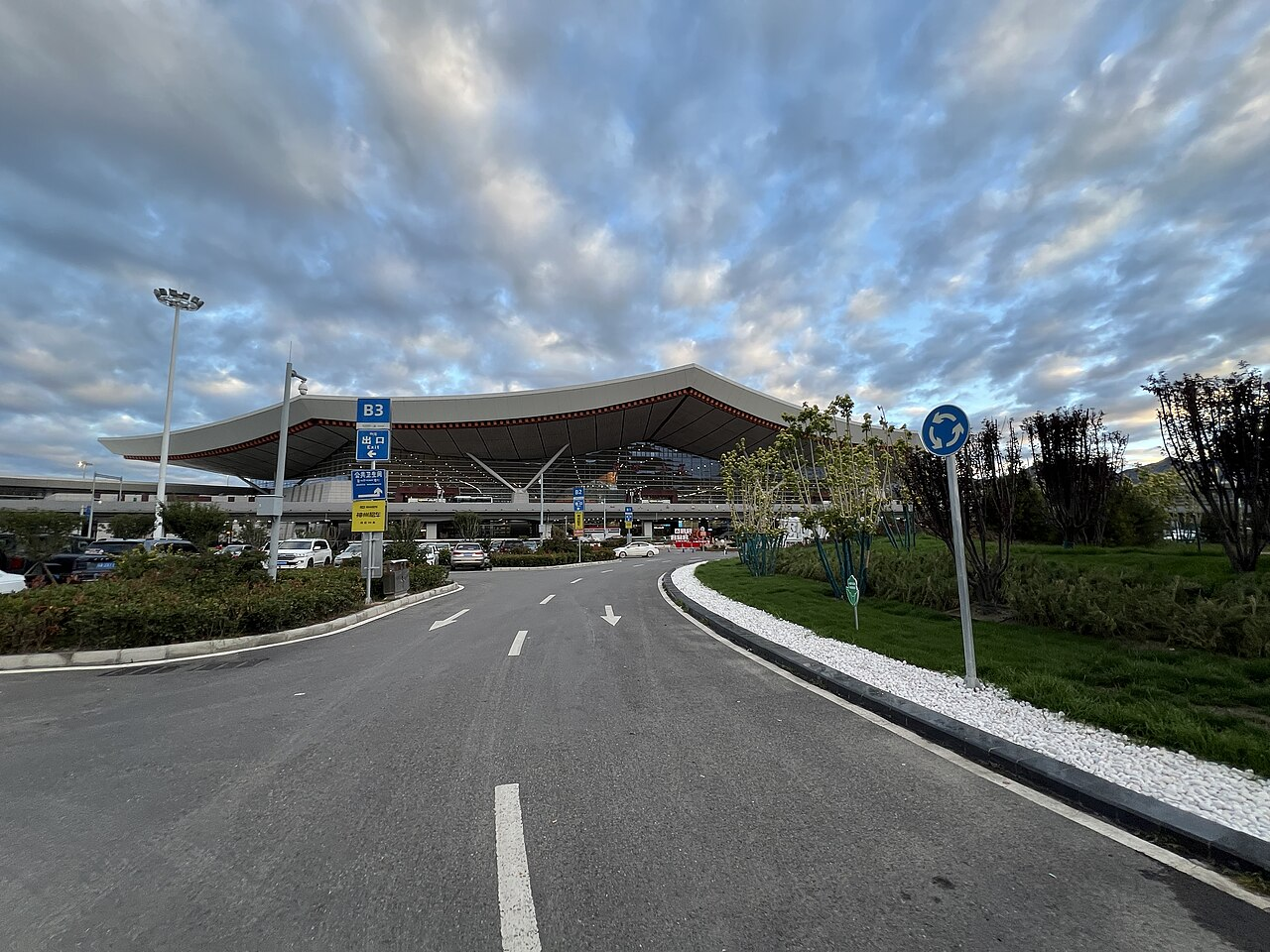 Gonggar Airport (LXA)