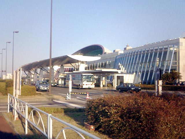 Takamatsu Airport (TAK)