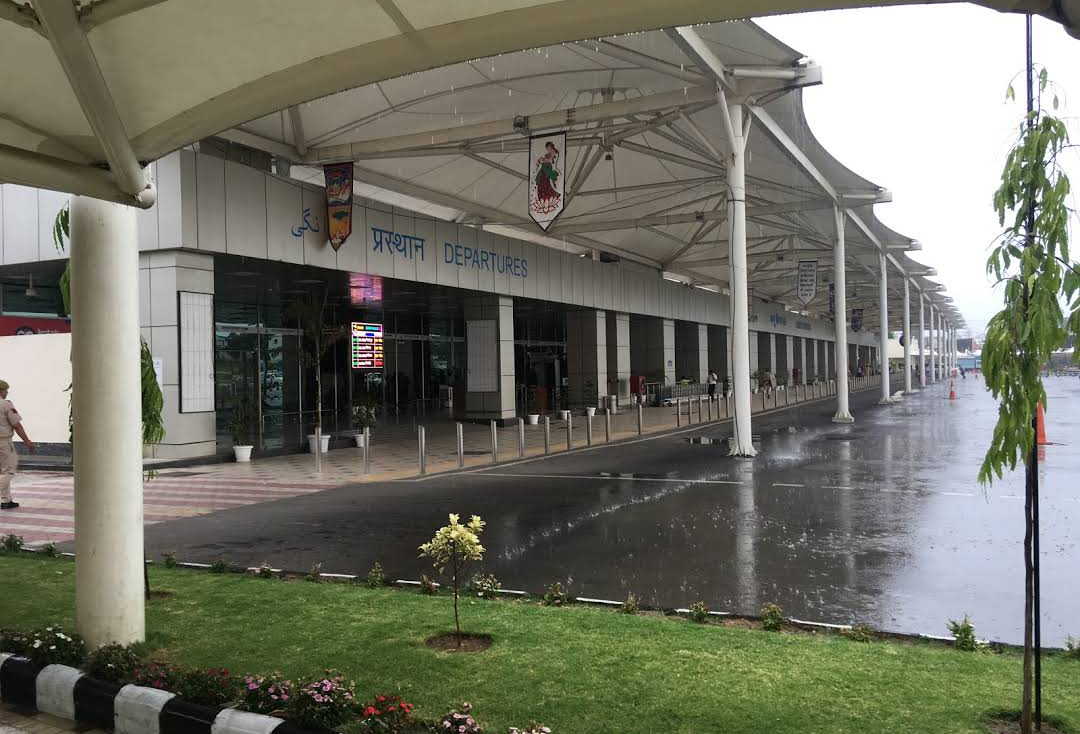 Satwari Airport (IXJ) airport lounge