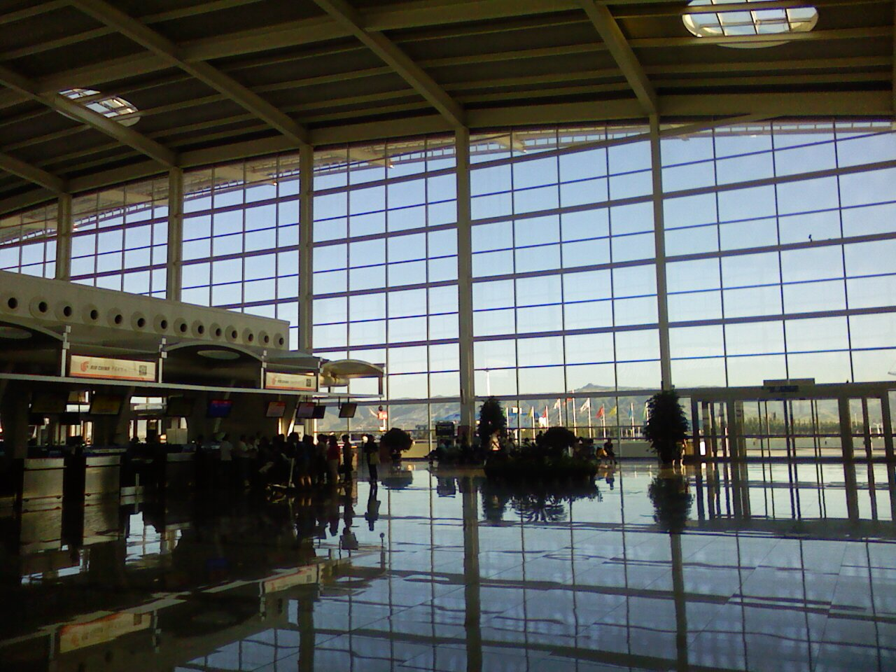 Baita International Airport (HET)