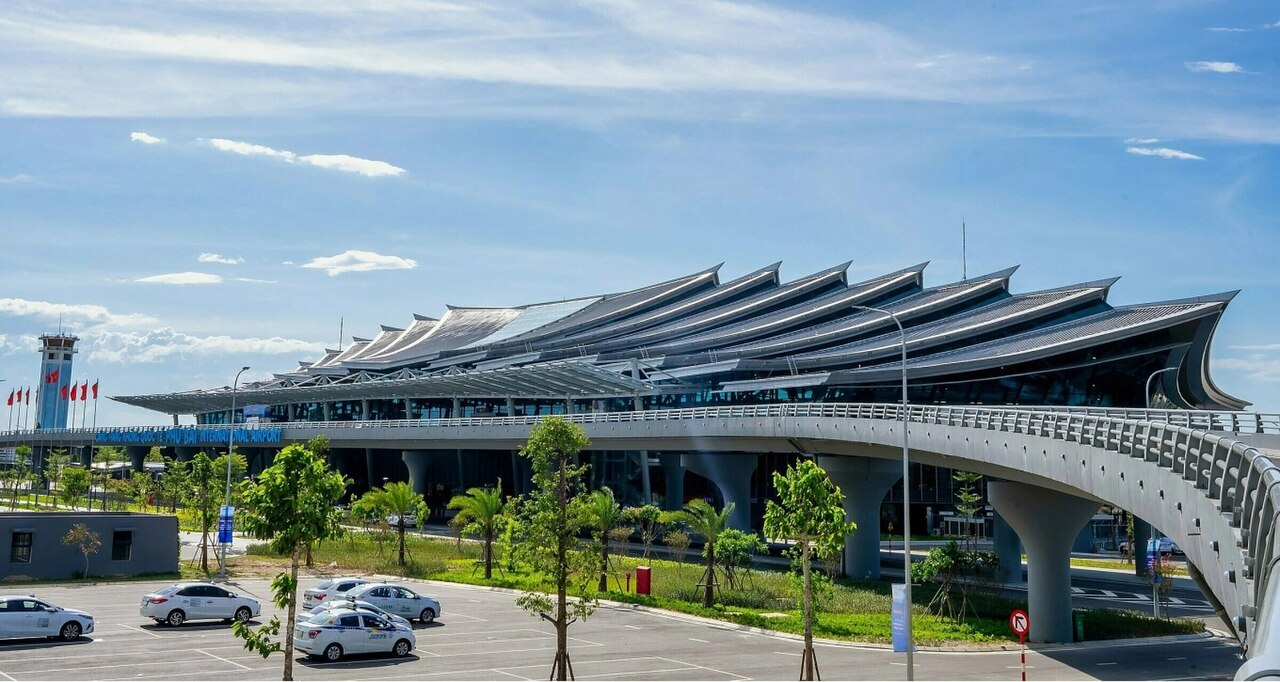 Phu Bai International Airport (HUI)