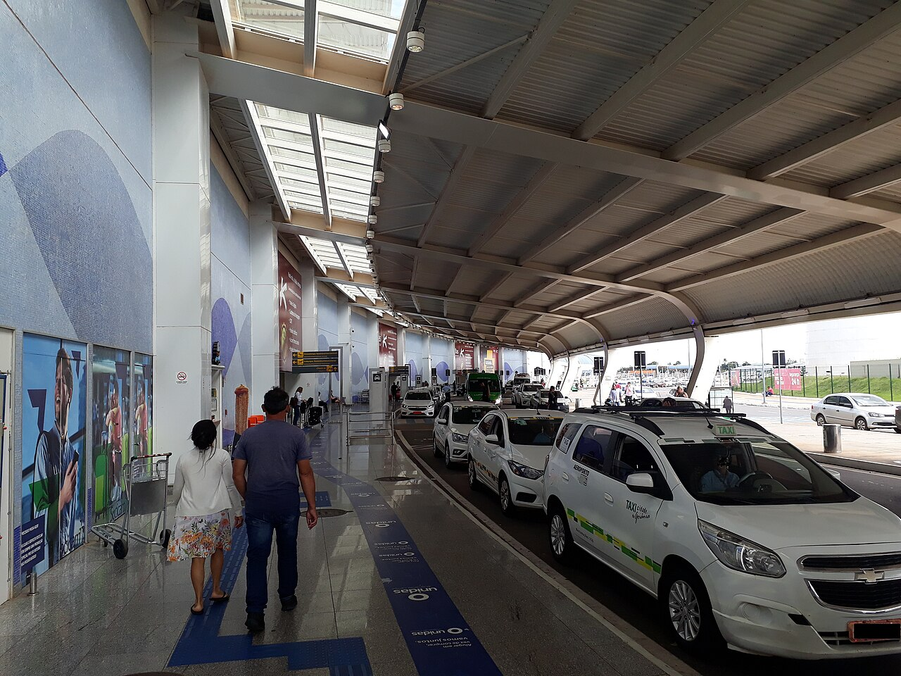 Santa Genoveva Airport (GYN)