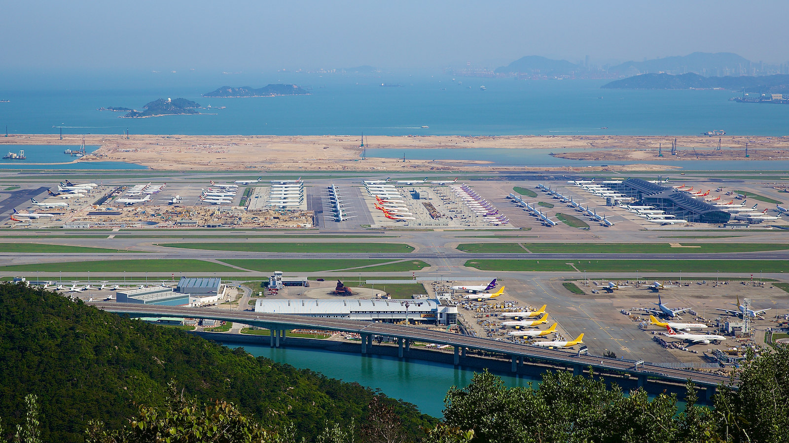 Hong Kong International Airport (HKG)