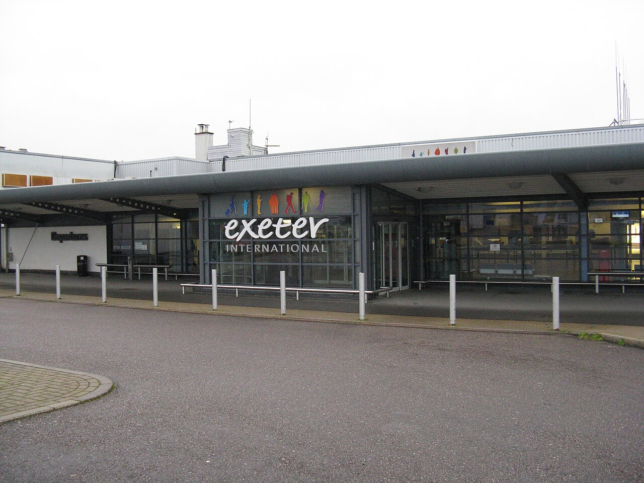 Exeter Airport (EXT) airport lounge