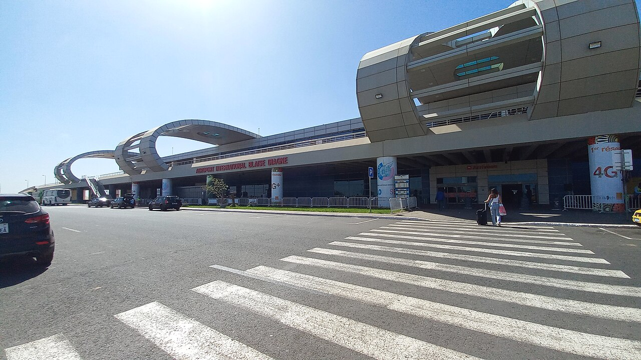Blaise Diagne International Airport (DSS) airport lounge