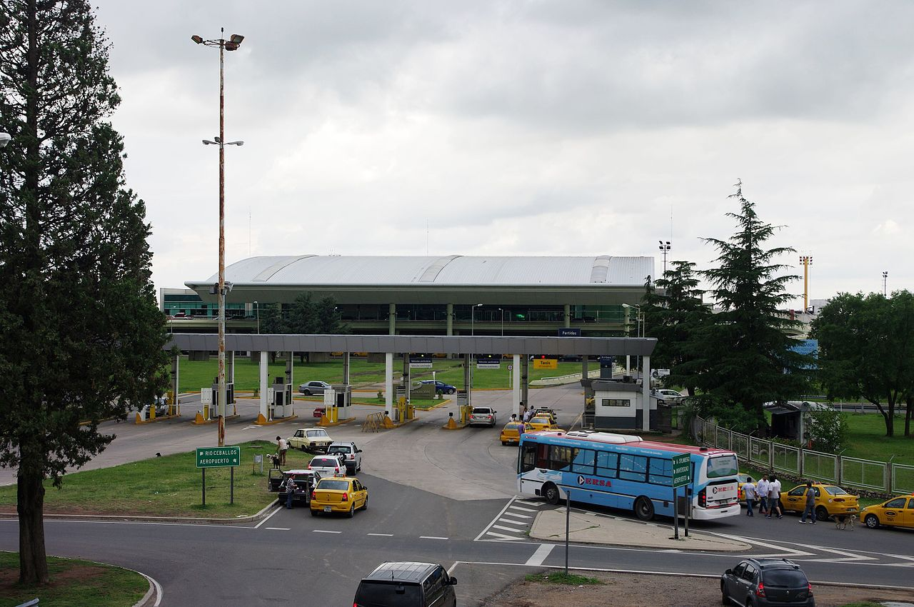 A.L.V. Taravella Airport (COR)