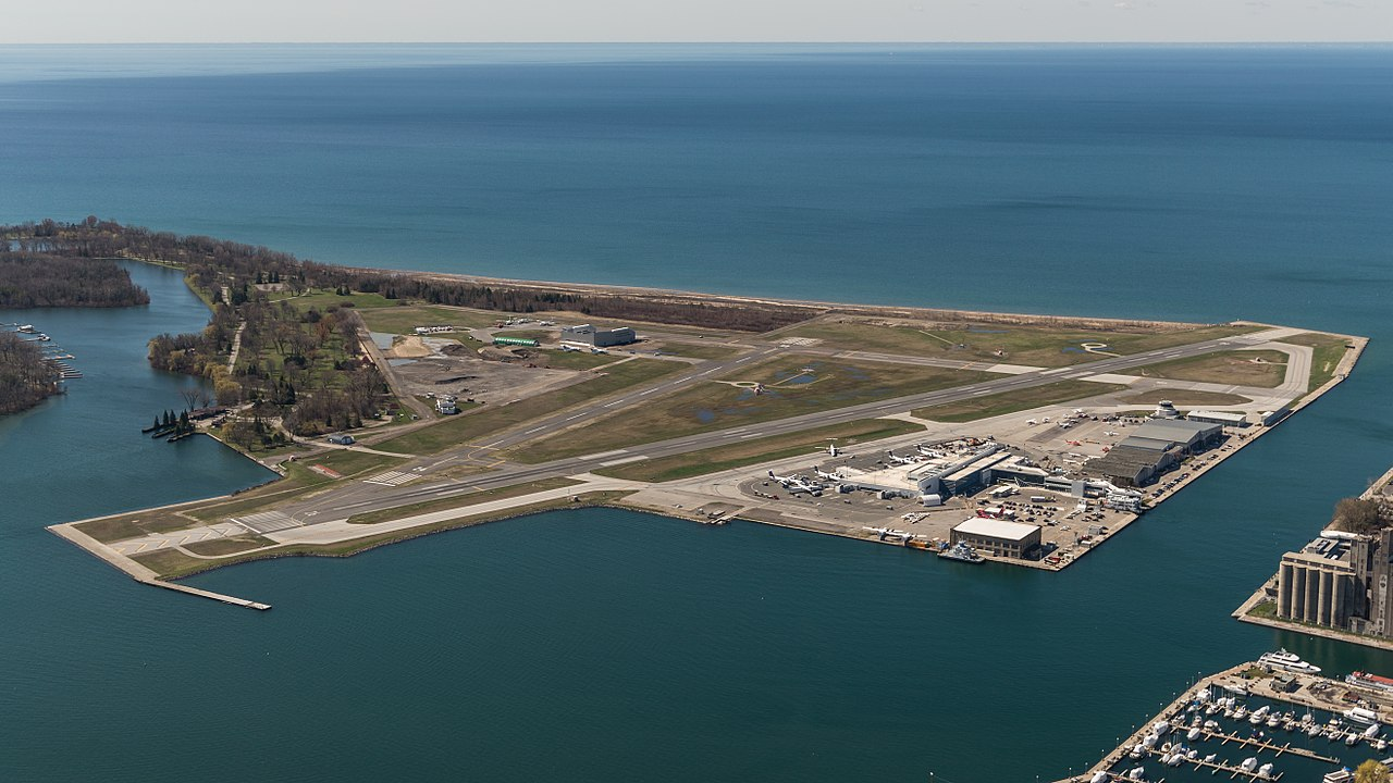 Billy Bishop City Airport (YTZ)