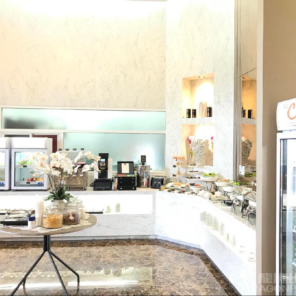 The Coral Executive Lounge | Main Terminal | International Departure Lounge - interior view 2