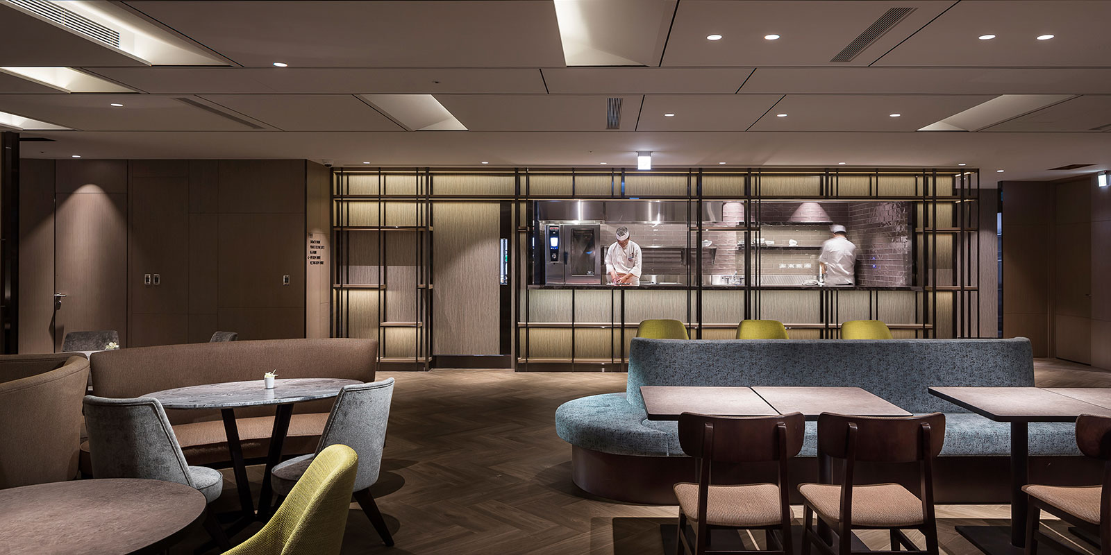 Plaza Premium Lounge | Zone A | International Departures | Terminal 2 - interior view 3