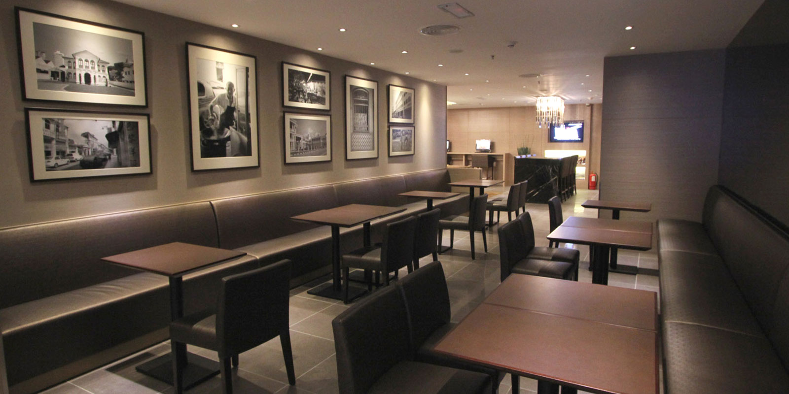 Plaza Premium Lounge | International Departures - interior view 3