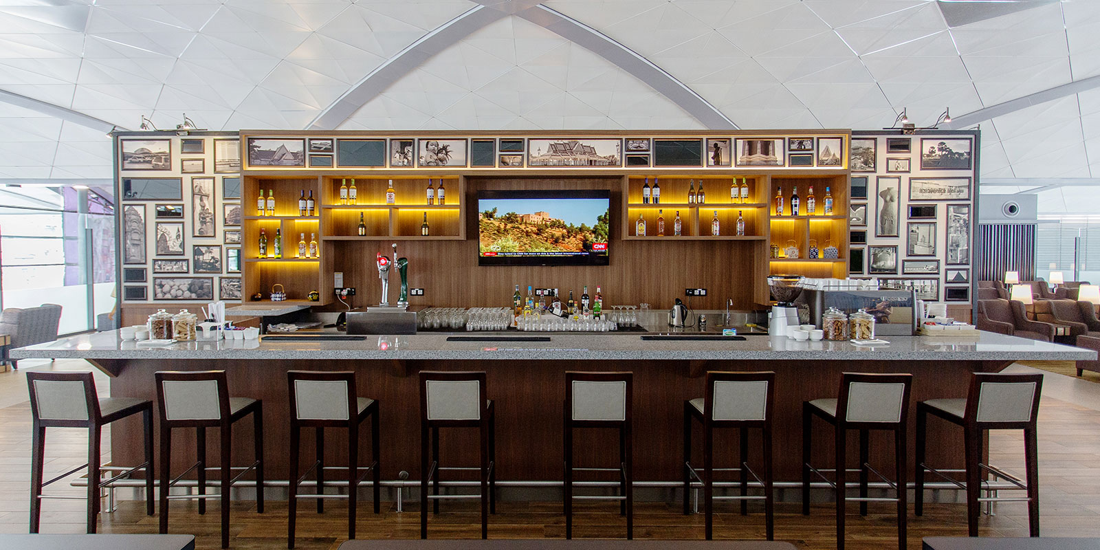 Plaza Premium Lounge | International Departures - interior view 3