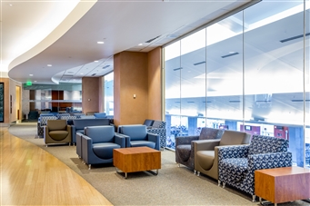 The Club at SEA | Concourse A - interior view 3